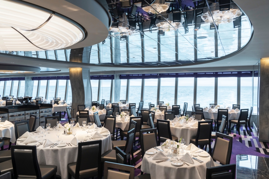 Vom Restaurant aus eröffnet sich ein atemberaubender Panoramablick.