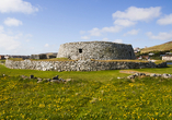 Besuchen Sie Clickimin Brock in Lerwick – eine beeindruckende Rundfestung aus der Eisenzeit.