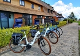 Im Hotel können Sie Fahrräder oder E-Bikes für ausgedehnte Erkundungstouren ausleihen!