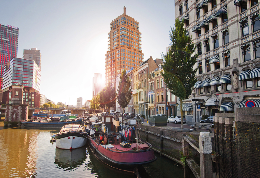 ARIELLE ROYAL, Rotterdam Flanieren Sie entspannt durch Rotterdam.