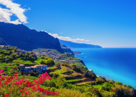 Insgesamt 7 Nächte verbringen Sie bei dieser Reise auf der traumhaften Blumeninsel Madeira.