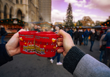 Genießen Sie wärmenden Glühwein im winterlichen Wien.