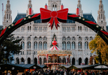 Freuen Sie sich auf eine unvergessliche Adventsreise, bei der Sie unter anderem den Weihnachtsmarkt in Wien besuchen.