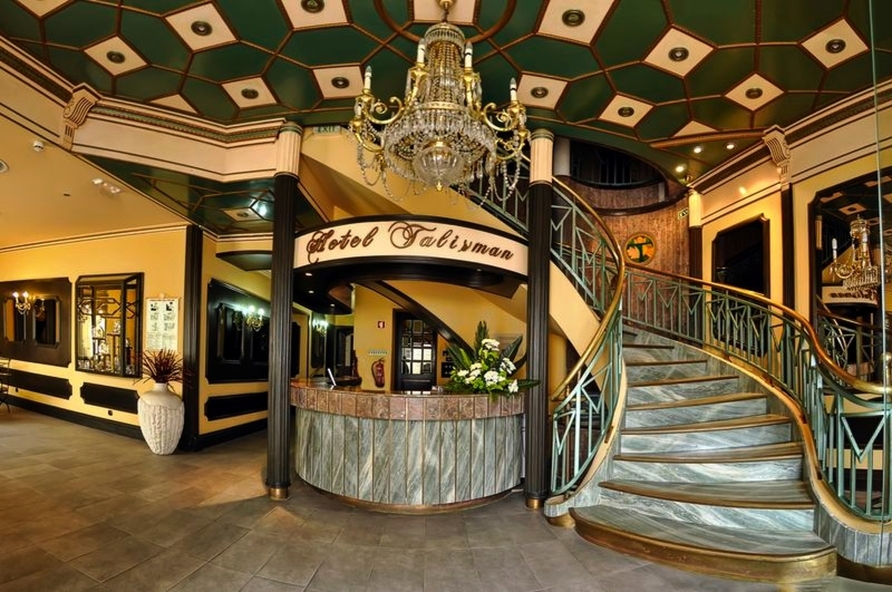 Das Hotel Talisman erwartet Sie mit stilvollem Ambiente.