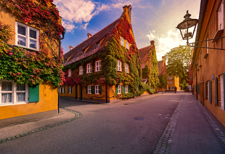 Entdecken Sie Augsburgs berühmte Fuggerei.