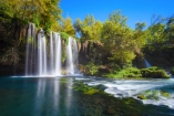 In Antalya sehen Sie den eindrucksvollen Düden-Wasserfall.