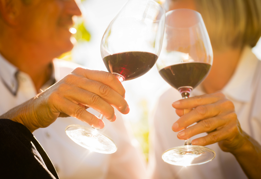 Probieren Sie den köstlichen Wein der Mosel.