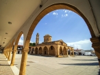 Die historische St. Mamas Kirche in Güzelyurt beeindruckt mit ihrer beeindruckenden Architektur und spirituellen Bedeutung.