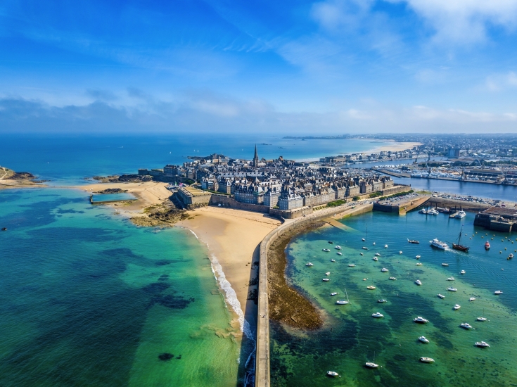 Freuen Sie sich auf zahlreiche Höhepunkte wie die Hafenstadt Saint-Malo.