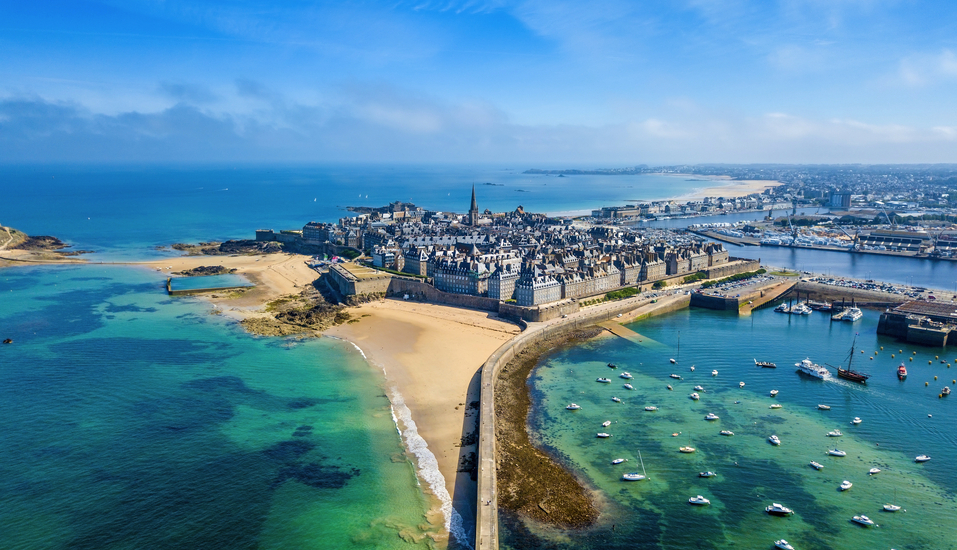 Freuen Sie sich auf zahlreiche Höhepunkte wie die Hafenstadt Saint-Malo.