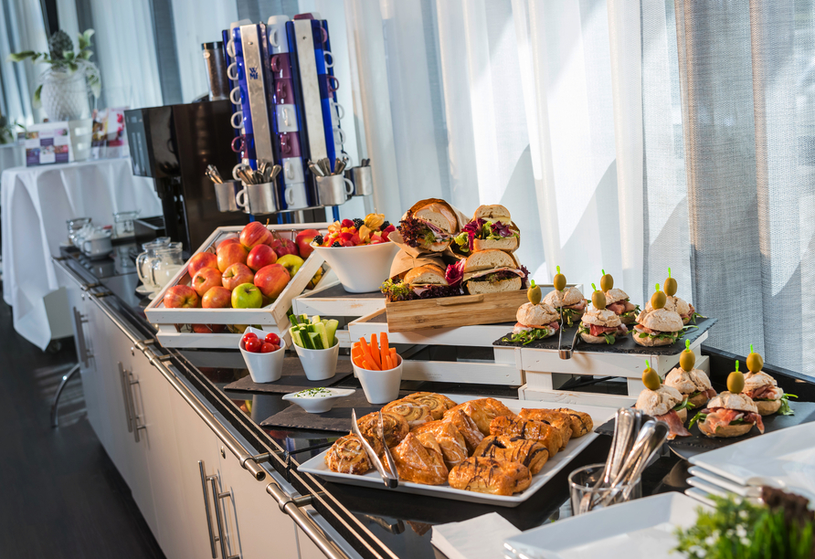 Lassen Sie sich am Buffet mit der reichhaltigen Auswahl verwöhnen.