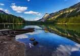 Machen Sie einen Ausflug an den zauberhaften Tovelsee im Naturpark Adamello-Brenta.