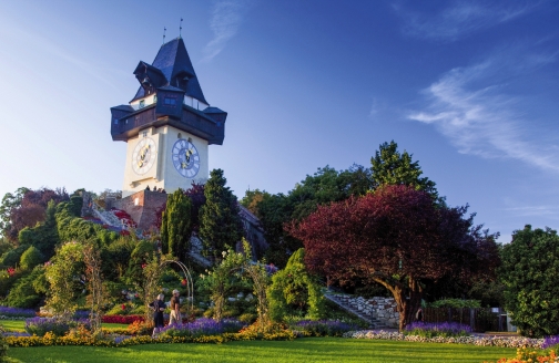 Blick auf den bekannten Uhrturm auf dem Grazer Schlossberg