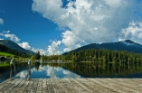 Entspannen Sie am nahe gelegenen Schwarzsee.