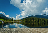 Entspannen Sie am nahe gelegenen Schwarzsee.