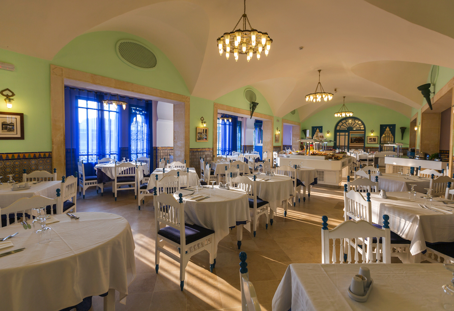 Lassen Sie sich in den Restaurants mit köstlichen Mahlzeiten verwöhnen.