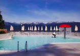 Außenbereich des Schwimmbads Aqualido Ronzone