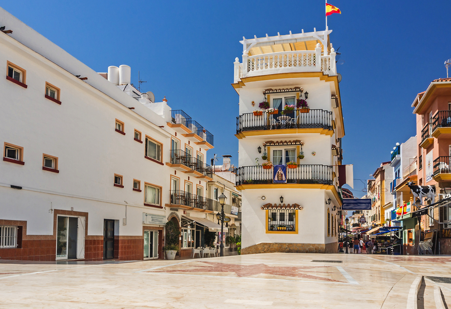 Schlendern Sie in aller Ruhe durch die schönen Gassen von Torremolinos.