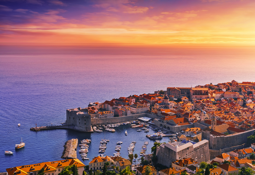 Dubrovnik wird Sie mit seinen prächtigen Stadtmauern beeindrucken.
