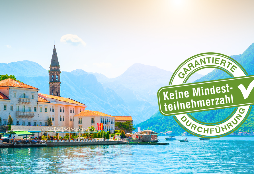 Willkommen zu Ihrem Badeurlaub an der Adriaküste! Unter anderem hält die Bucht von Kotor malerische Strände für Sie bereit.