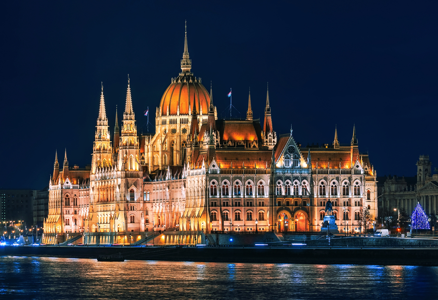 Erleben Sie die ungarische Hauptstadt Budapest in weihnachtlichem Glanz. 