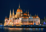 Erleben Sie die ungarische Hauptstadt Budapest in weihnachtlichem Glanz. 