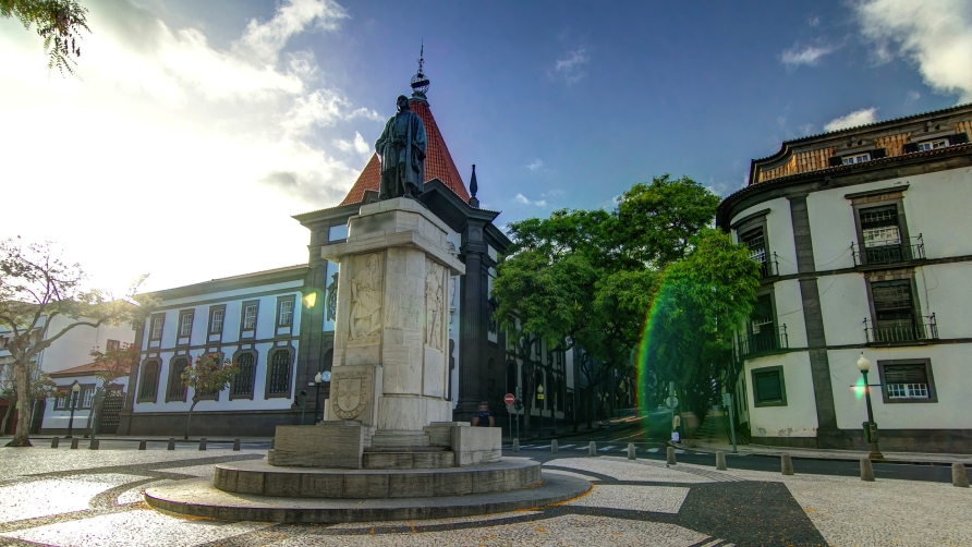 Die Statue zu Ehren von João Gonçalves Zarco steht im Stadtzentrum von Funchal. Er ist einer der Mitentdecker Madeiras.
