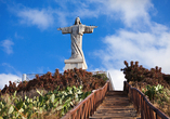 Ihr Urlaubsort Caniço ist weit über die Grenzen bekannt für die majestätische Christus-Statue am Aussichtspunkt Ponta do Garajau.