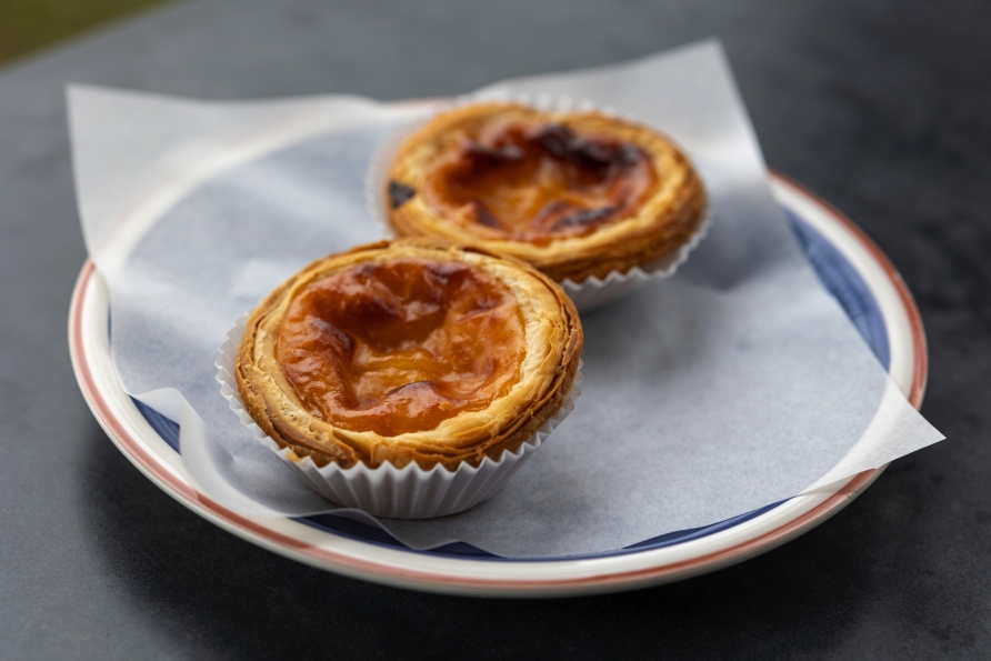 Pasteis de Nata – die portugiesischen Blätterteig-Törtchen mit Vanillecreme sind jede Sünde wert.
