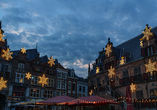 Nijmegen zeigt sich in festlicher Atmosphäre zur Weihnachtszeit.