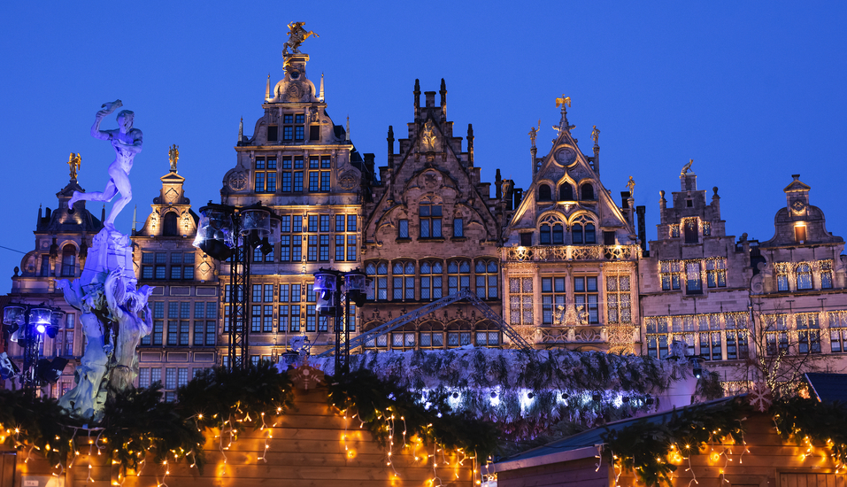 Im belgischen Antwerpen verbringen Sie Heiligabend.