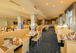 Im Restaurant werden Sie mit leckeren Speisen verwöhnt.