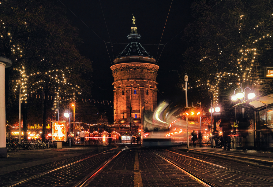 Der Wasserturm gilt als Wahrzeichen von Mannheim.