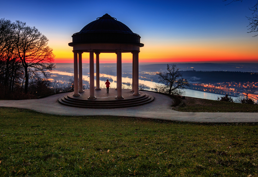 Das Niederwalddenkmal in Rüdesheim bietet einen fantastischen Ausblick auf das Rheintal.
