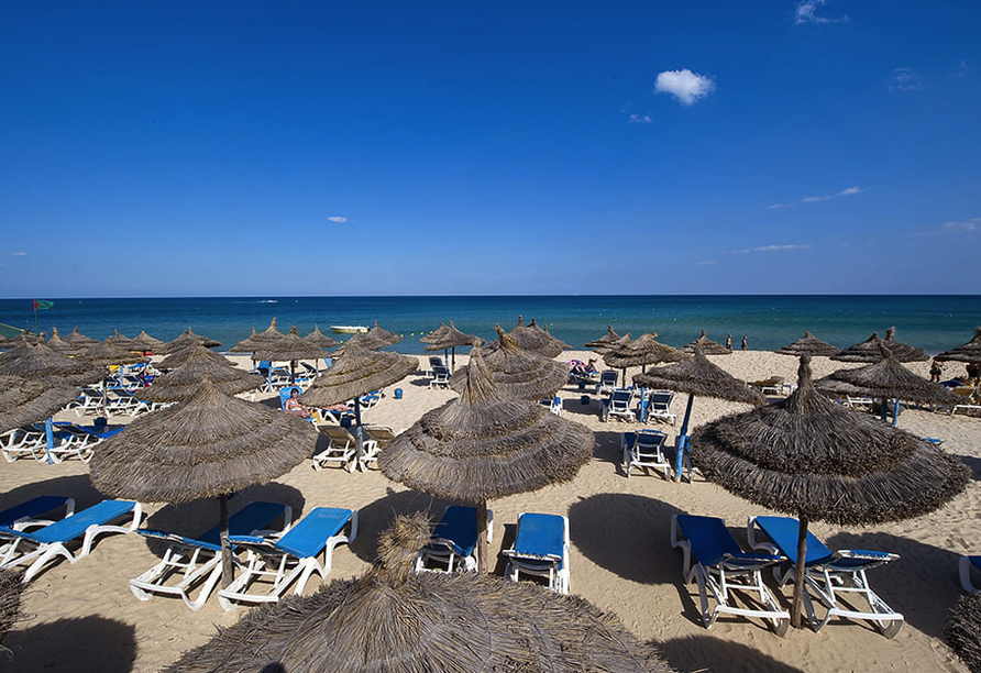 Lassen Sie am Privatstrand des Hotels die Seele baumeln.