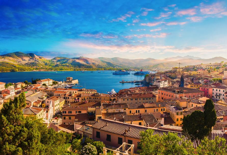 Entdecken Sie Portoferraio, die charmante Inselhauptstadt Elbas.