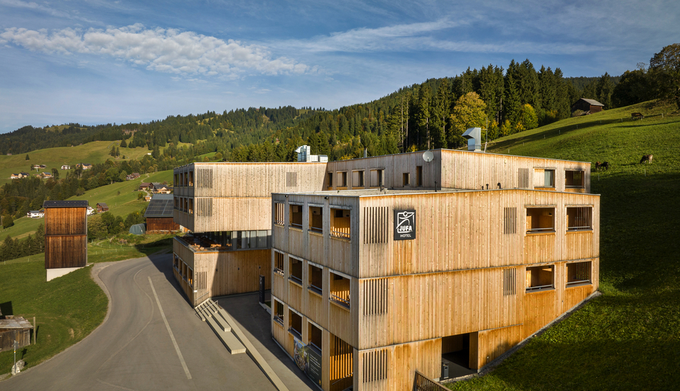 Herzlich willkommen im JUFA Hotel Laterns!