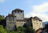 Die Schattenburg ist ein Wahrzeichen von Feldkirch und einen Besuch wert.