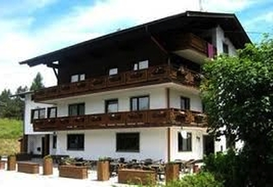Außenansicht des Hotels Der Tiroler