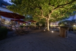 Abendzauber im Hotel Alte Post – genießen Sie in den Sommermonaten die besondere Atmosphäre im Gartenrestaurant.