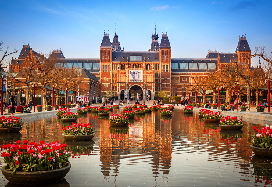 Besuchen Sie das Rijksmuseum in Amsterdam.