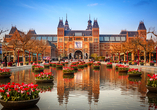 Besuchen Sie das Rijksmuseum in Amsterdam.