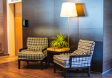 In der Lobby herrscht eine stilvolle Atmosphäre.