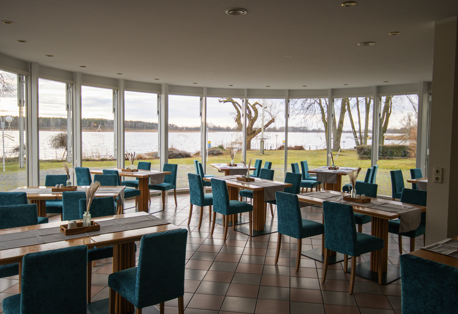 Im Restaurant starten Sie gestärkt in den Tag und lassen ihn kulinarisch ausklingen.