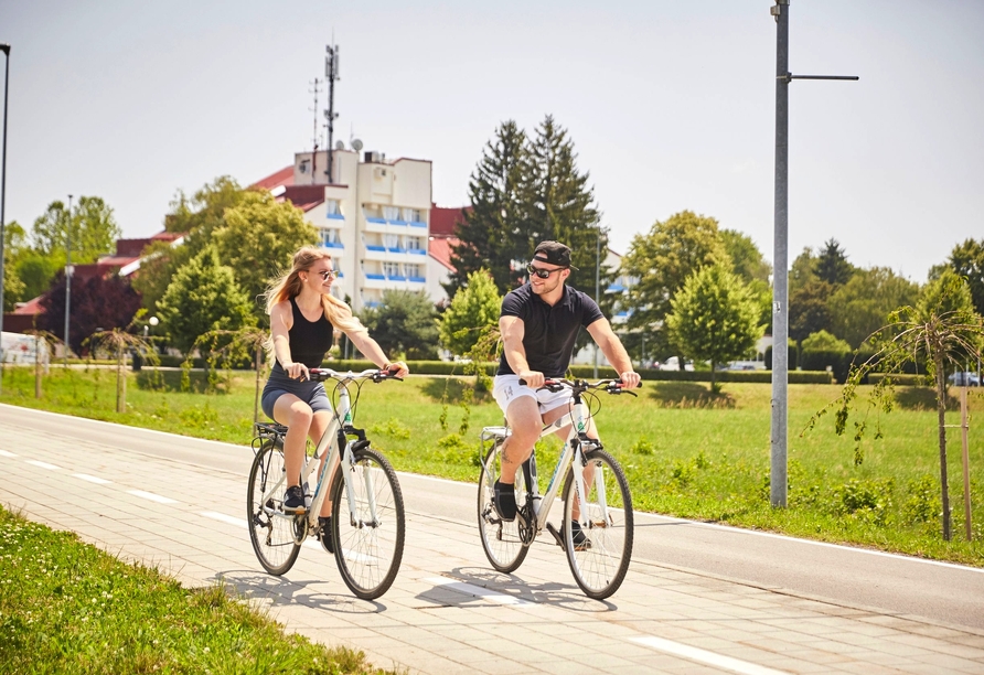 Erkunden Sie die schönen Rad- und Wanderwege in der Umgebung.
