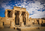 Mythologie und Geschichte vereint – erleben Sie den beeindruckenden Kom Ombo-Tempel (optional).