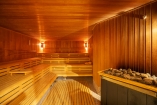 Entspannen Sie in der Sauna.