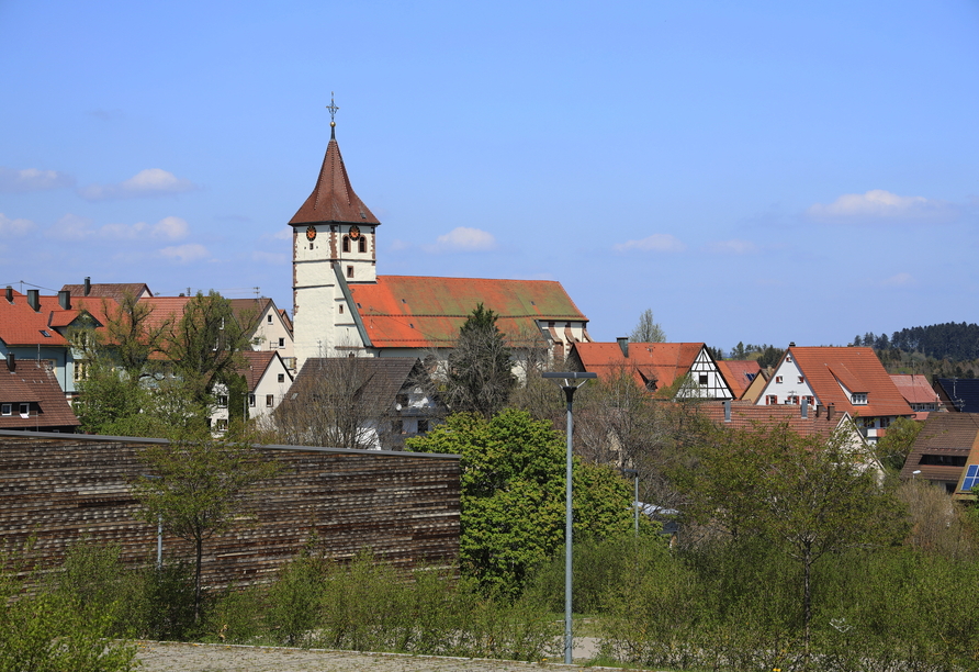 Lossburg bietet Natur pur, idyllische Wanderwege und Erholung im Herzen des Schwarzwaldes.