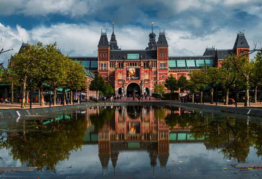 Besuchen Sie das Rijksmuseum in Amsterdam.