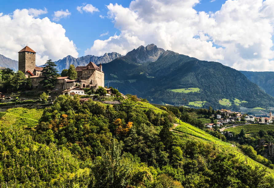 Unternehmen Sie einen Ausflug zum Schloss Tirol in Dorf Tirol bei Meran!